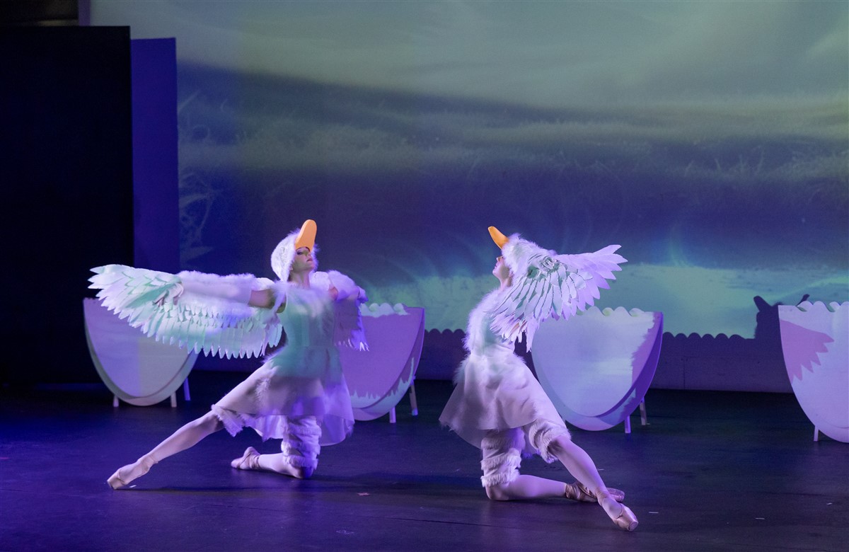 Снимка: ГРОЗНОТО ПАТЕНЦЕ / THE UGLY DUCKLING