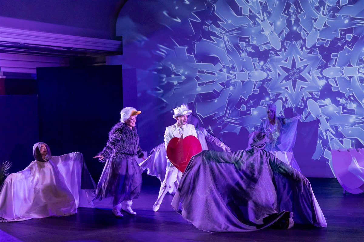 Снимка: ГРОЗНОТО ПАТЕНЦЕ / THE UGLY DUCKLING