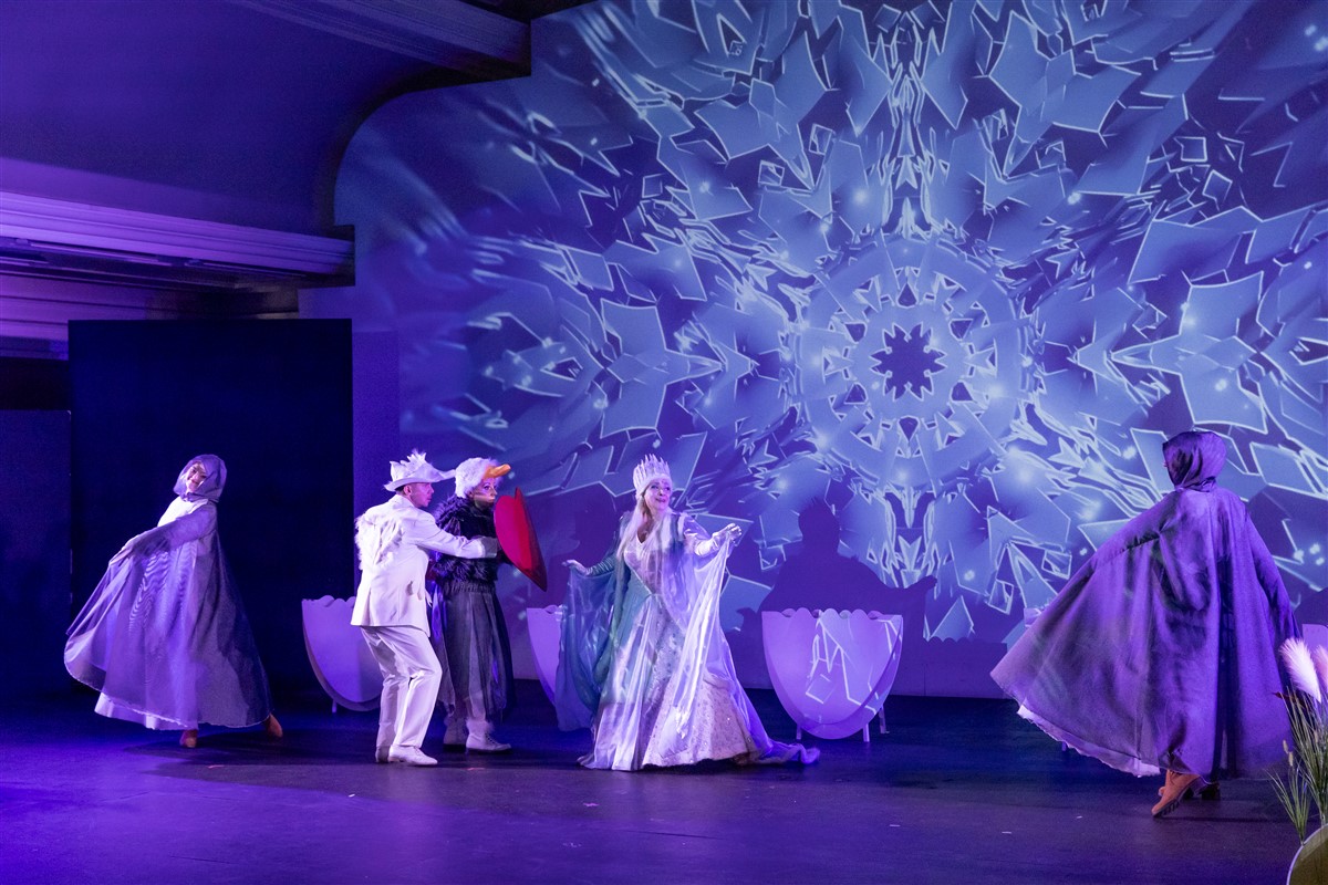 Снимка: ГРОЗНОТО ПАТЕНЦЕ / THE UGLY DUCKLING