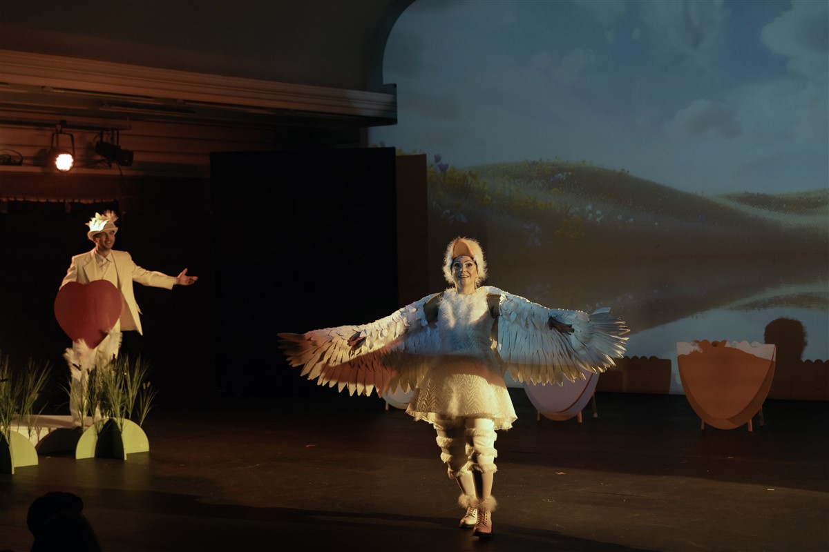 Снимка: ГРОЗНОТО ПАТЕНЦЕ / THE UGLY DUCKLING