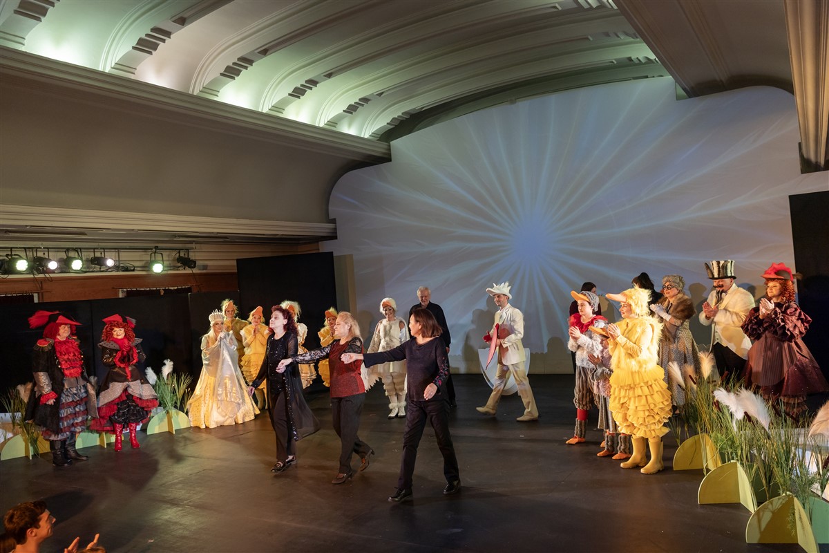 Снимка: ГРОЗНОТО ПАТЕНЦЕ / THE UGLY DUCKLING