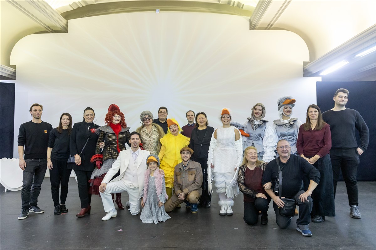 Снимка: ГРОЗНОТО ПАТЕНЦЕ / THE UGLY DUCKLING