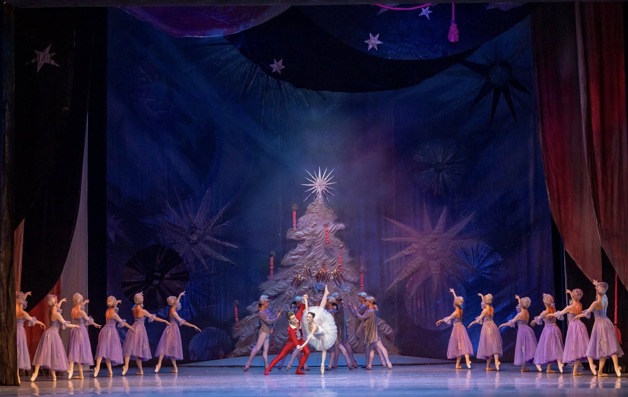 Снимка: ЛЕШНИКОТРОШАЧКАТА / THE NUTCRACKER by Pyotr Ilyich Tchaikovsky