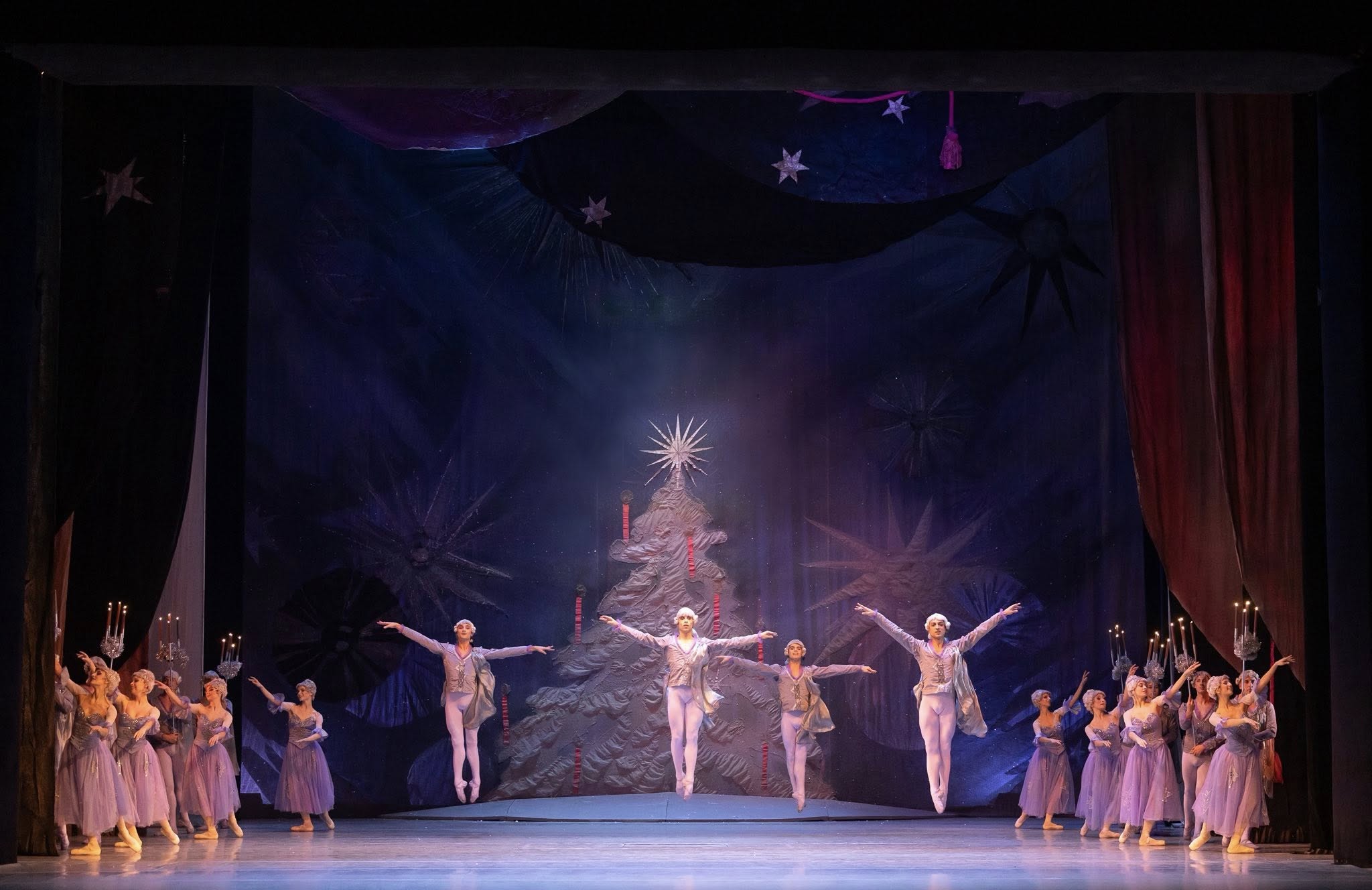 Снимка: ЛЕШНИКОТРОШАЧКАТА / THE NUTCRACKER by Pyotr Ilyich Tchaikovsky