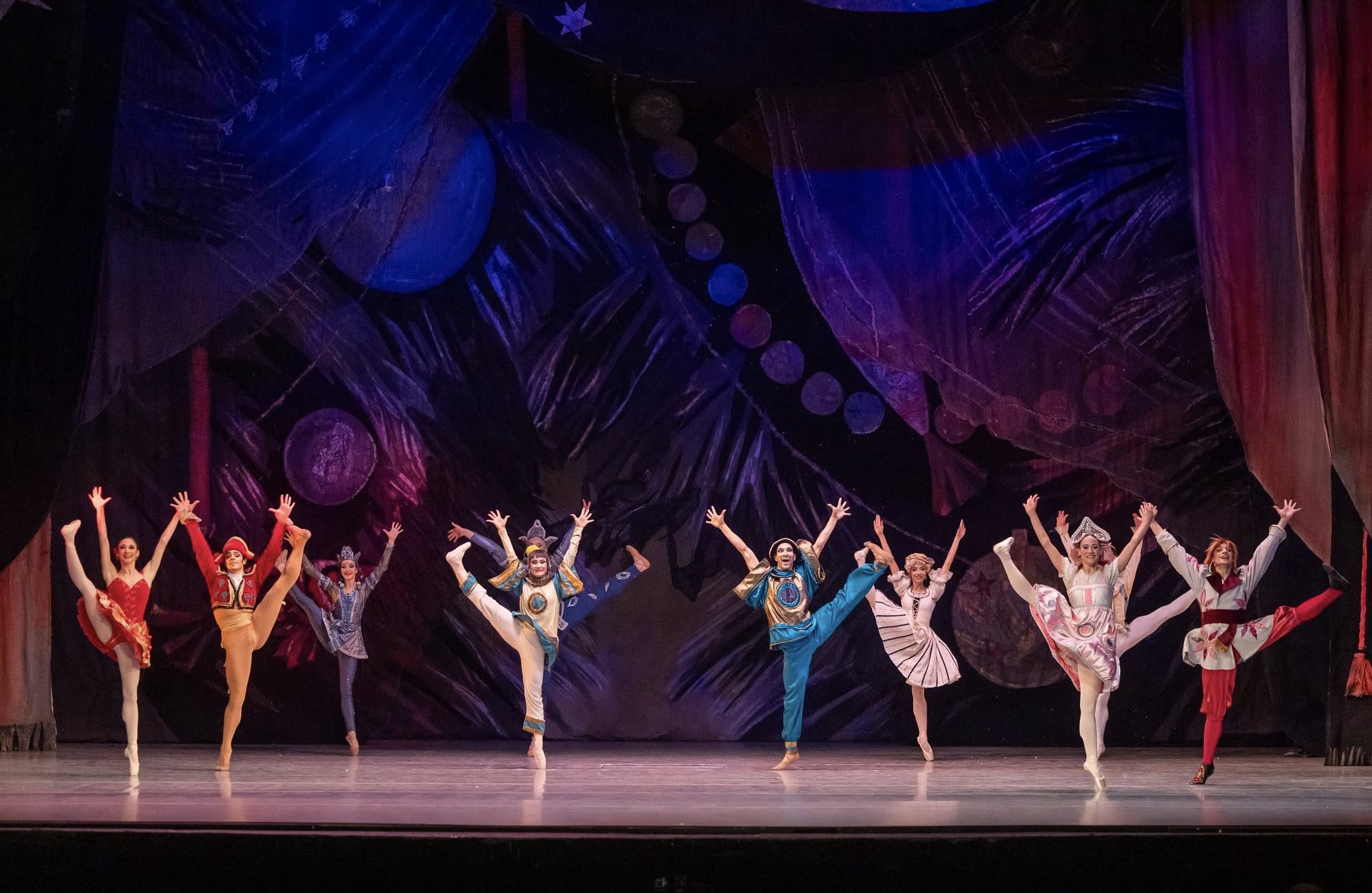 Снимка: ЛЕШНИКОТРОШАЧКАТА / THE NUTCRACKER by Pyotr Ilyich Tchaikovsky