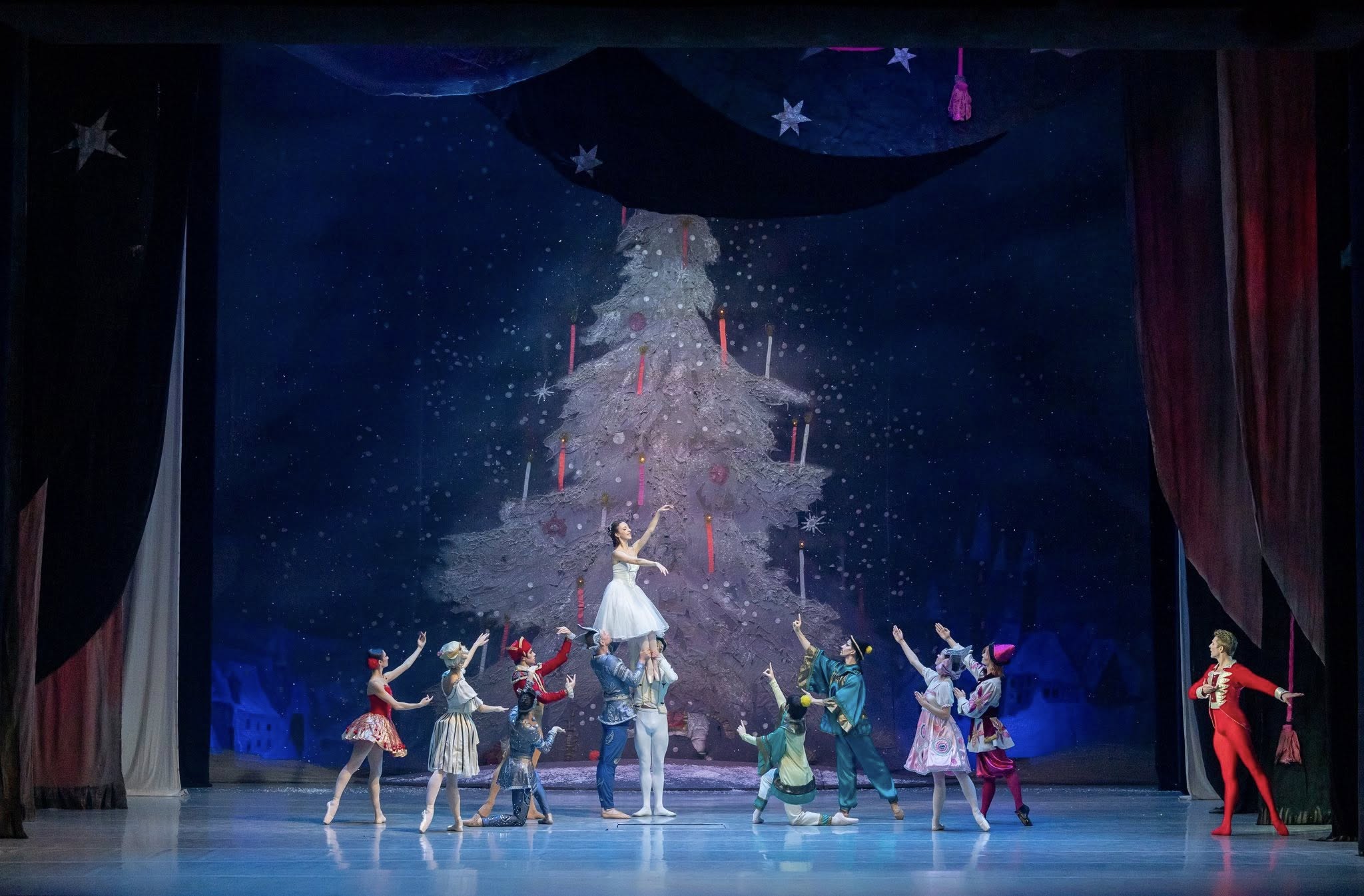 Снимка: ЛЕШНИКОТРОШАЧКАТА / THE NUTCRACKER by Pyotr Ilyich Tchaikovsky