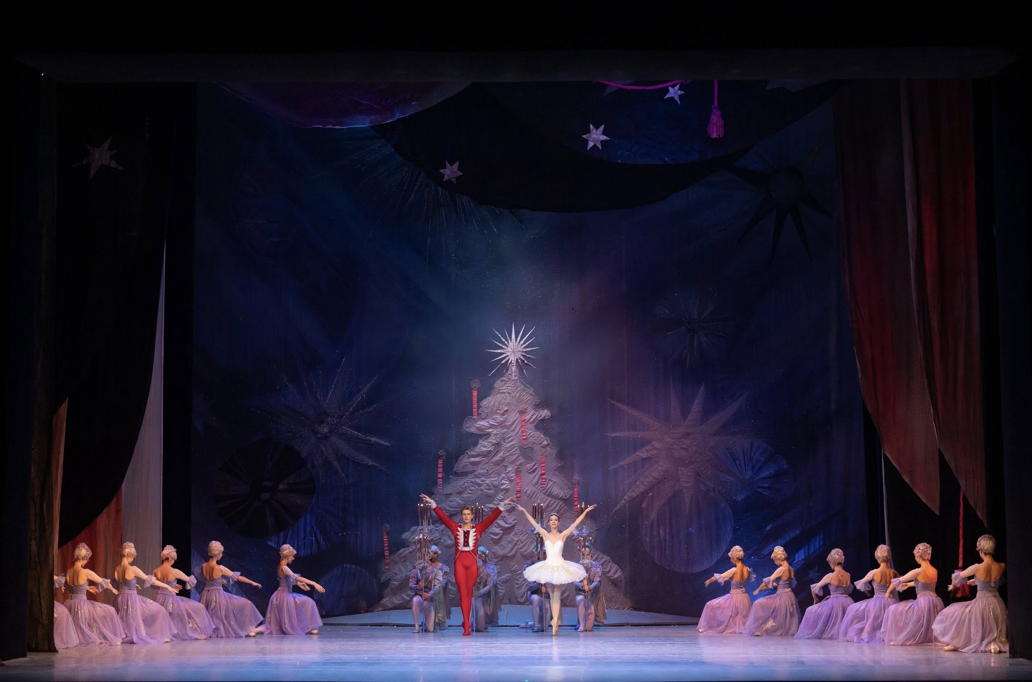 Снимка: ЛЕШНИКОТРОШАЧКАТА / THE NUTCRACKER by Pyotr Ilyich Tchaikovsky