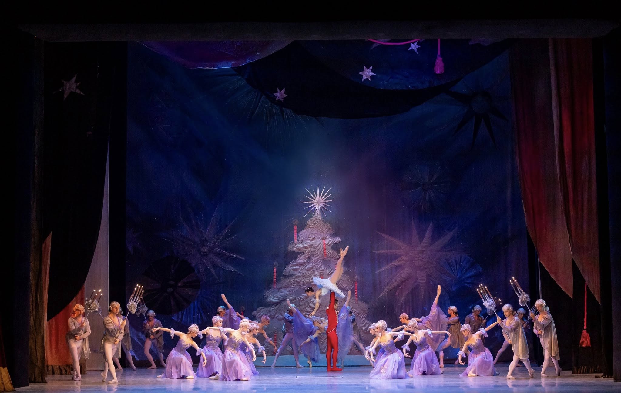 Снимка: ЛЕШНИКОТРОШАЧКАТА / THE NUTCRACKER by Pyotr Ilyich Tchaikovsky