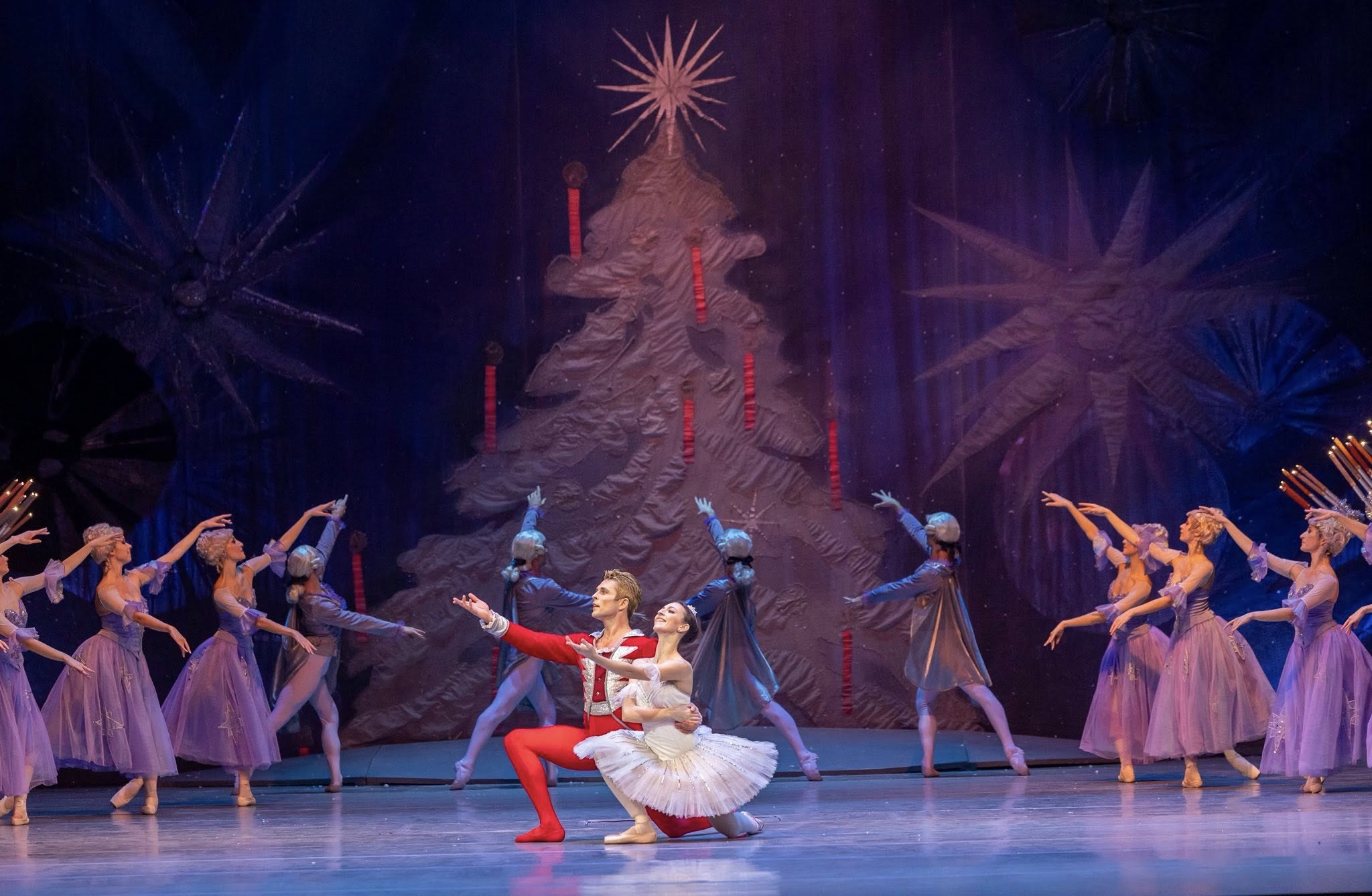 Балетът „Лешникотрошачката“ от П. И. Чайковски отново подари празнична магия на публиката. ♥️