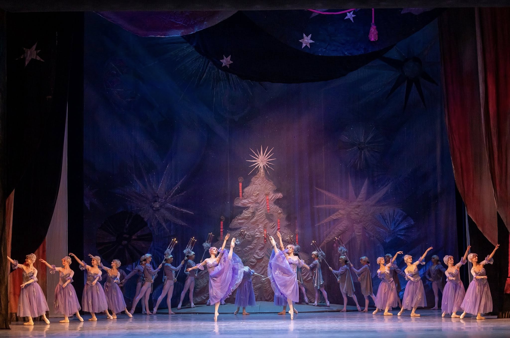 Снимка: ЛЕШНИКОТРОШАЧКАТА / THE NUTCRACKER by Pyotr Ilyich Tchaikovsky