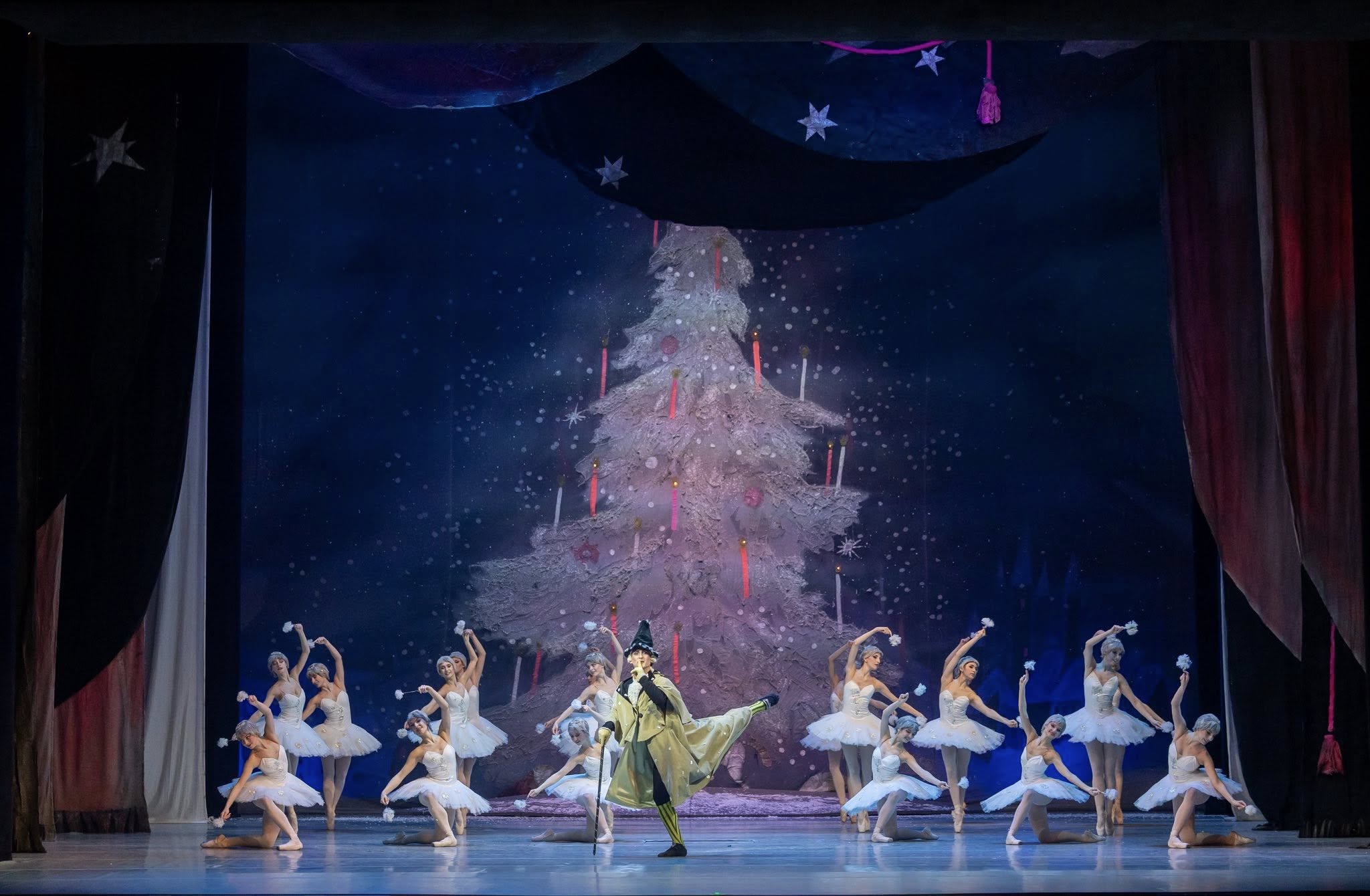 Снимка: ЛЕШНИКОТРОШАЧКАТА / THE NUTCRACKER by Pyotr Ilyich Tchaikovsky