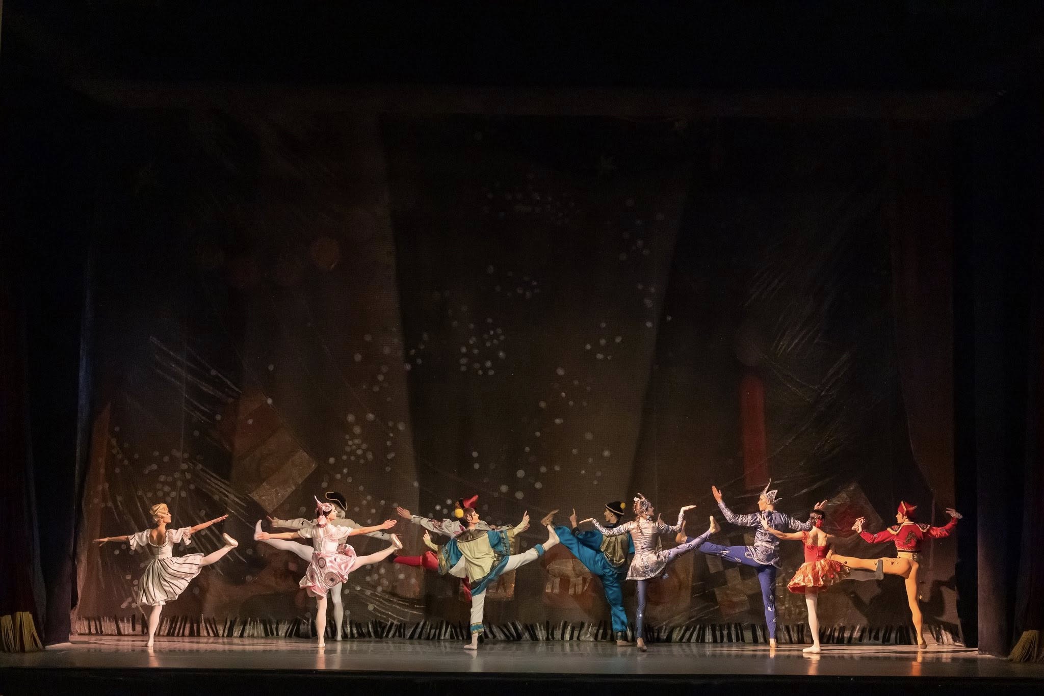 Снимка: ЛЕШНИКОТРОШАЧКАТА / THE NUTCRACKER by Pyotr Ilyich Tchaikovsky