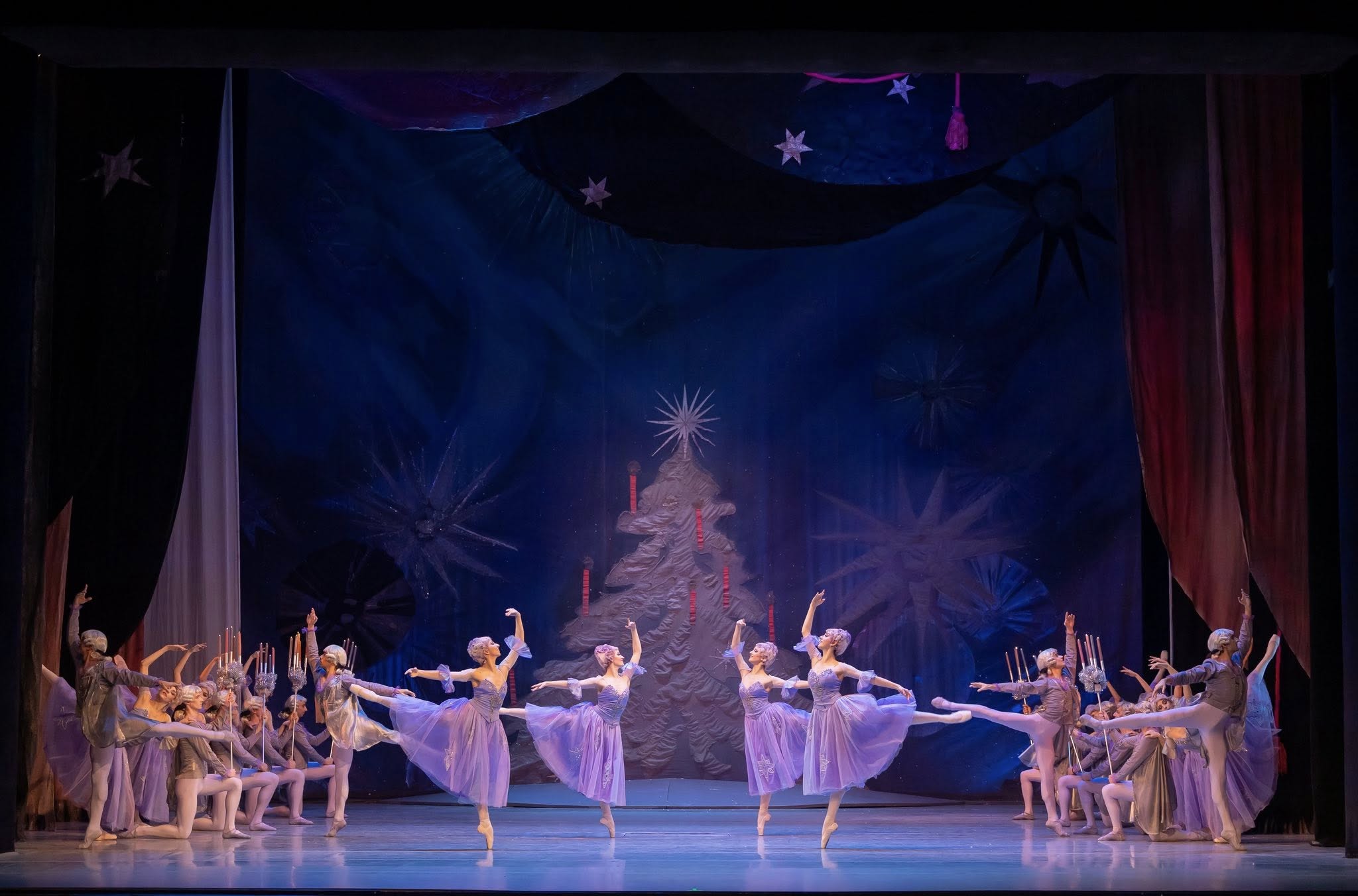 Снимка: ЛЕШНИКОТРОШАЧКАТА / THE NUTCRACKER by Pyotr Ilyich Tchaikovsky