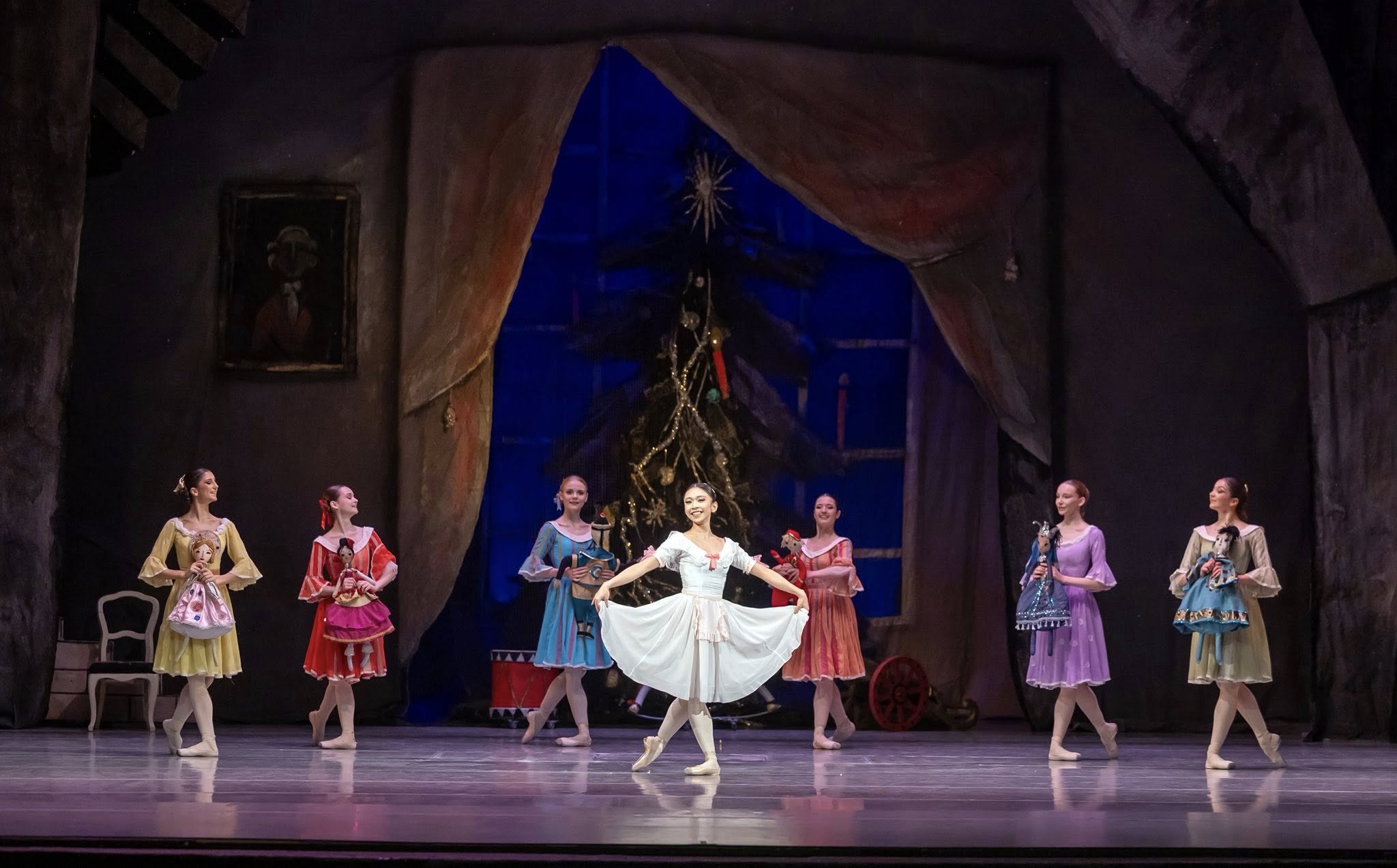 Снимка: ЛЕШНИКОТРОШАЧКАТА / THE NUTCRACKER by Pyotr Ilyich Tchaikovsky