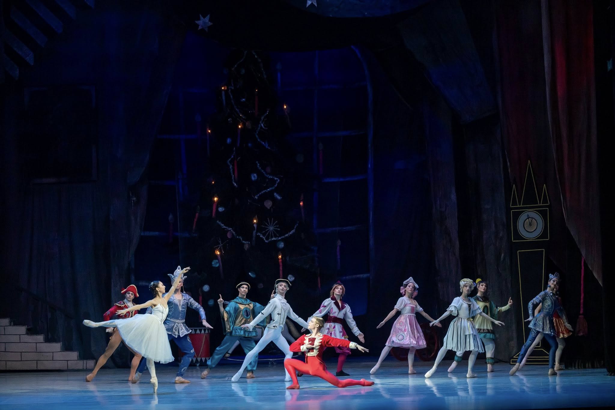 Снимка: ЛЕШНИКОТРОШАЧКАТА / THE NUTCRACKER by Pyotr Ilyich Tchaikovsky