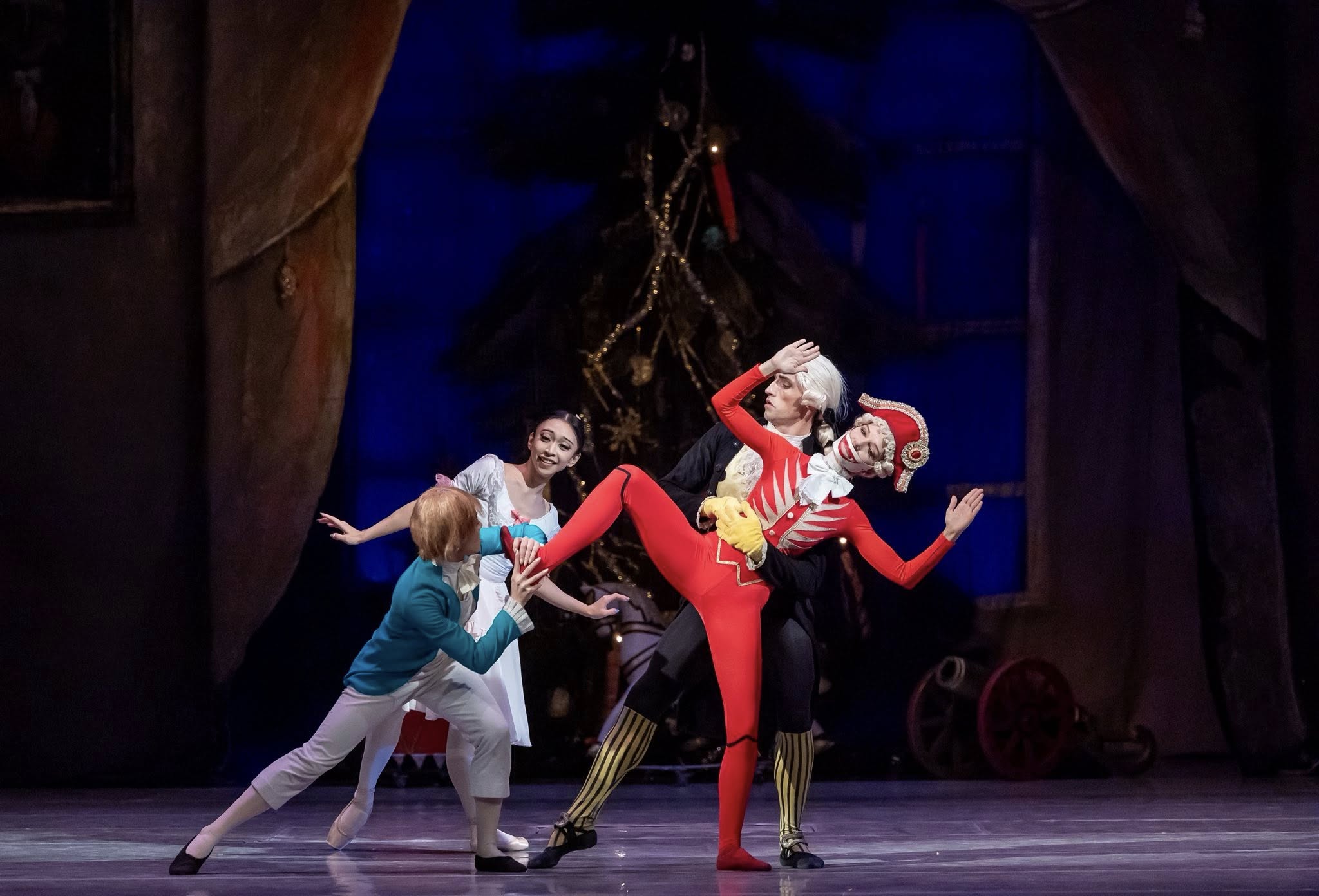 Снимка: ЛЕШНИКОТРОШАЧКАТА / THE NUTCRACKER by Pyotr Ilyich Tchaikovsky