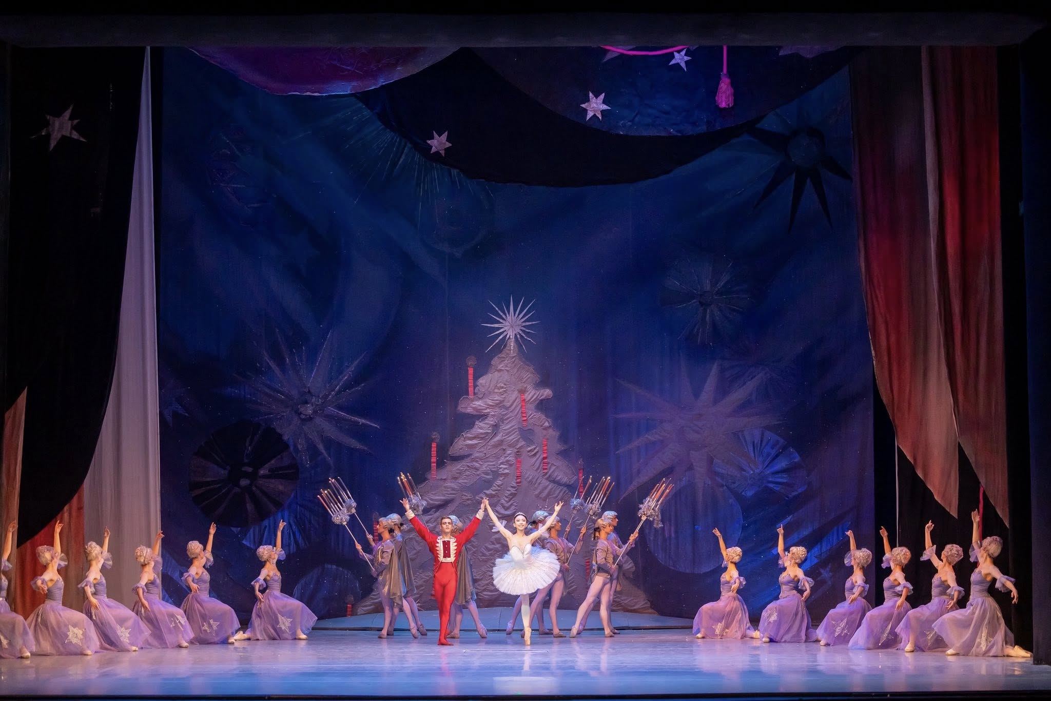 Снимка: ЛЕШНИКОТРОШАЧКАТА / THE NUTCRACKER by Pyotr Ilyich Tchaikovsky