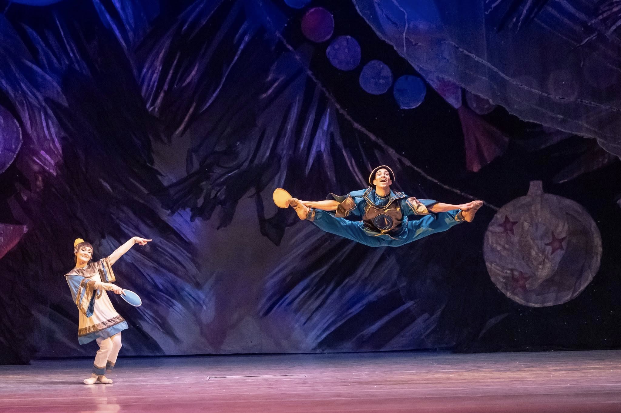 Снимка: ЛЕШНИКОТРОШАЧКАТА / THE NUTCRACKER by Pyotr Ilyich Tchaikovsky