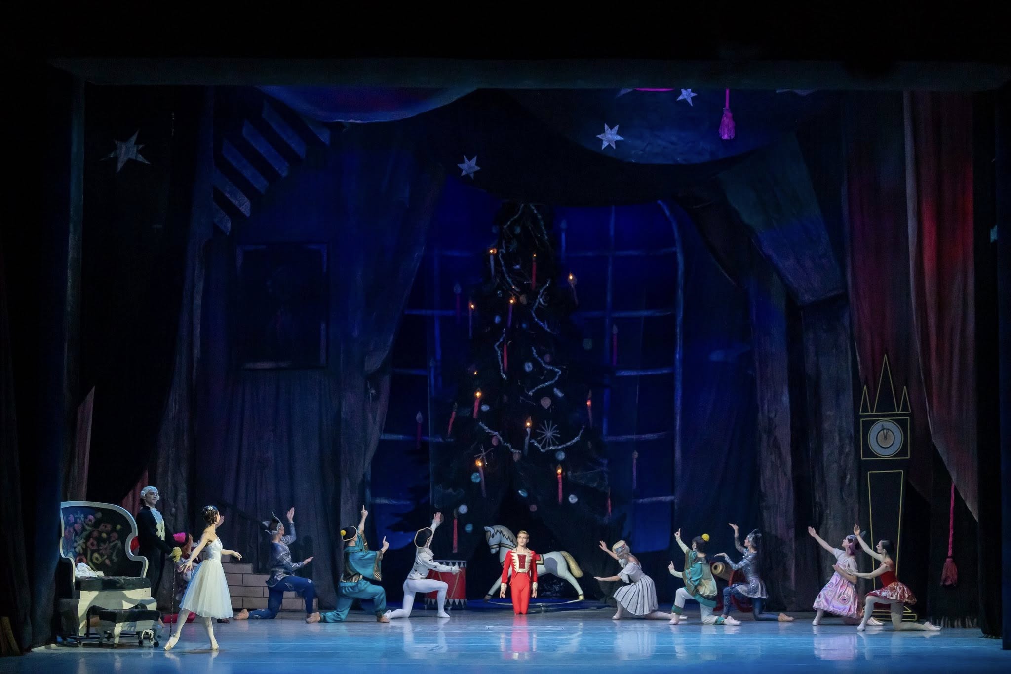 Снимка: ЛЕШНИКОТРОШАЧКАТА / THE NUTCRACKER by Pyotr Ilyich Tchaikovsky