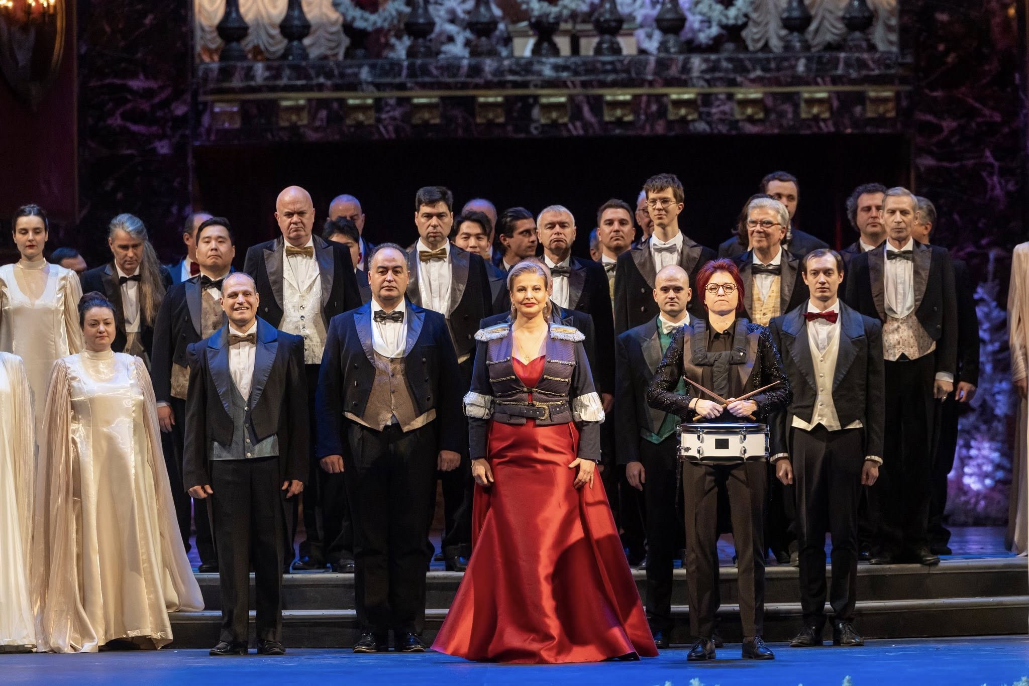 Снимка: Празнична атмосфера, блясък и вълнение изпълниха залата на Софийската опера и балет по време на първата Новогодишна гала вечер на 29 декември! ✨