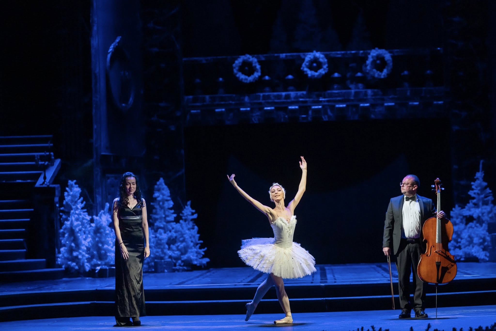 Снимка: Празнична атмосфера, блясък и вълнение изпълниха залата на Софийската опера и балет по време на първата Новогодишна гала вечер на 29 декември! ✨