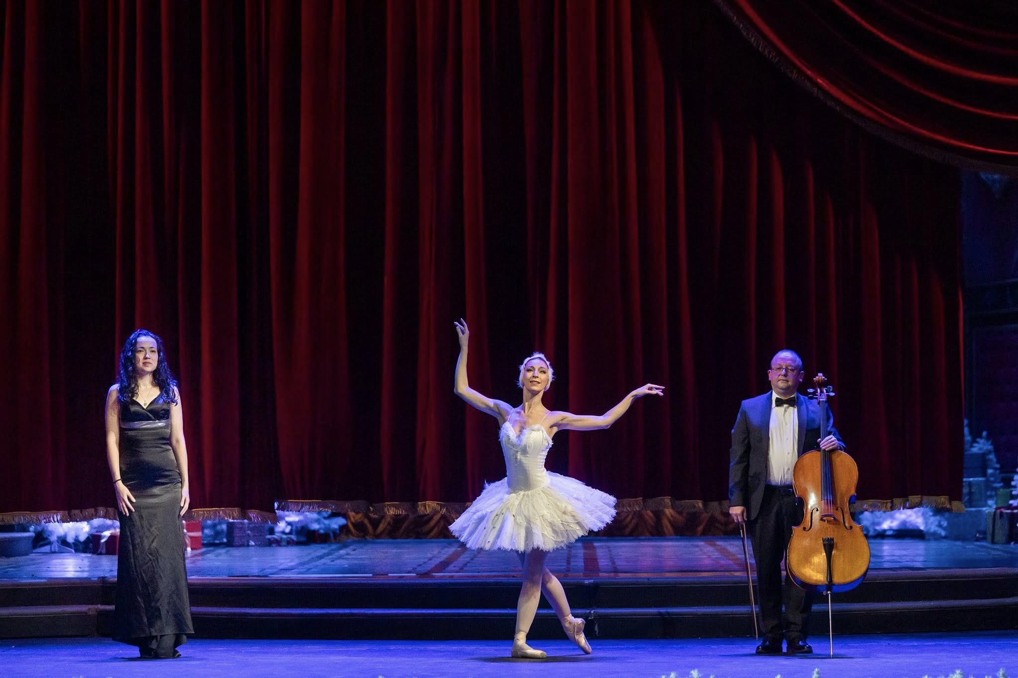 Снимка: Празнична атмосфера, блясък и вълнение изпълниха залата на Софийската опера и балет по време на първата Новогодишна гала вечер на 29 декември! ✨