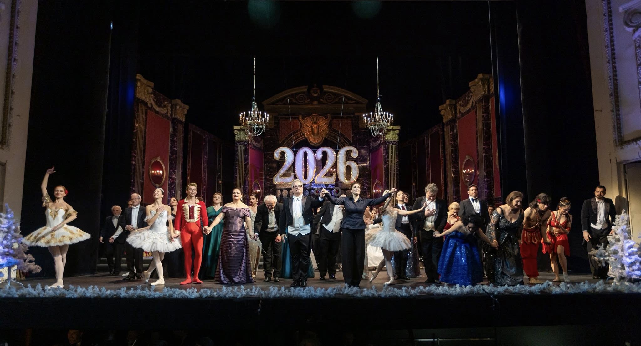 Снимка: Празнична атмосфера, блясък и вълнение изпълниха залата на Софийската опера и балет по време на първата Новогодишна гала вечер на 29 декември! ✨