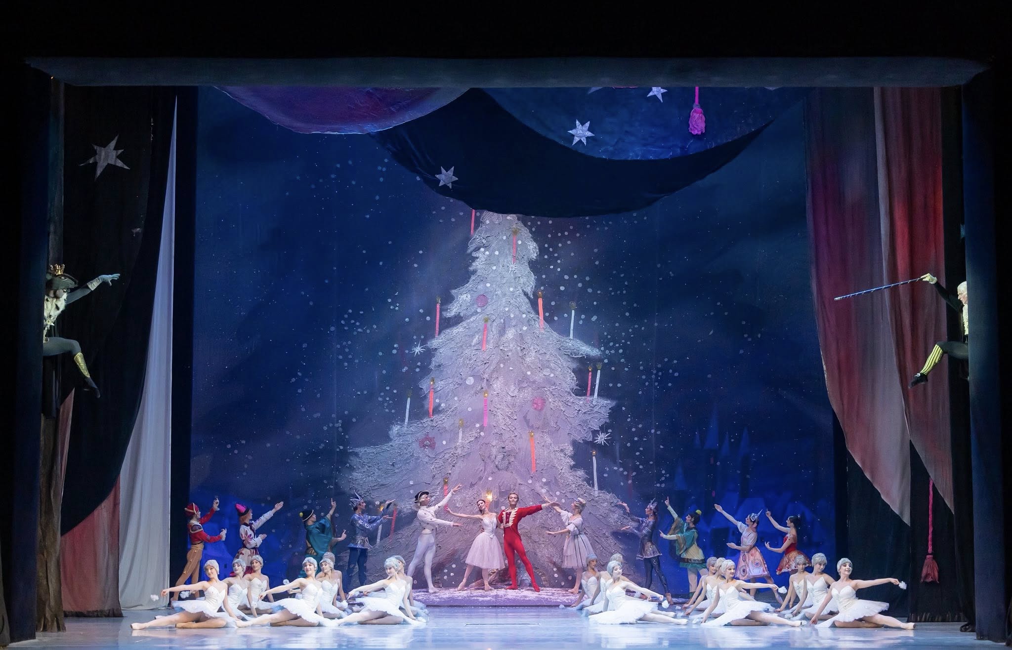 Снимка: ЛЕШНИКОТРОШАЧКАТА / THE NUTCRACKER by Pyotr Ilyich Tchaikovsky