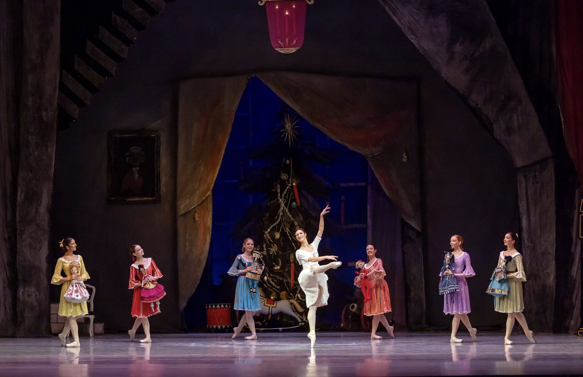 Снимка: ЛЕШНИКОТРОШАЧКАТА / THE NUTCRACKER by Pyotr Ilyich Tchaikovsky