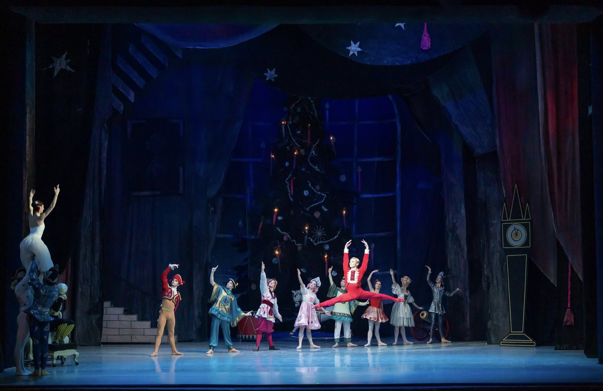 Снимка: ЛЕШНИКОТРОШАЧКАТА / THE NUTCRACKER by Pyotr Ilyich Tchaikovsky