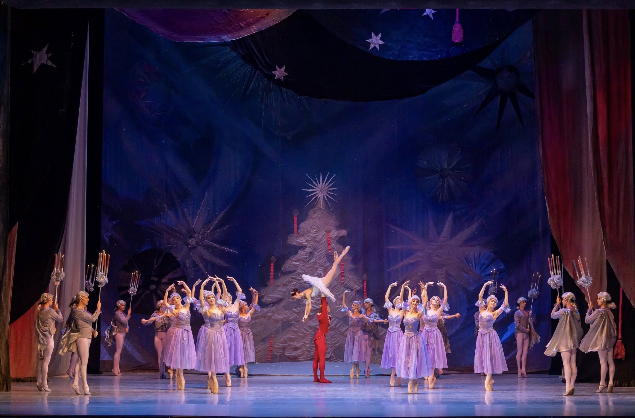 Снимка: ЛЕШНИКОТРОШАЧКАТА / THE NUTCRACKER by Pyotr Ilyich Tchaikovsky