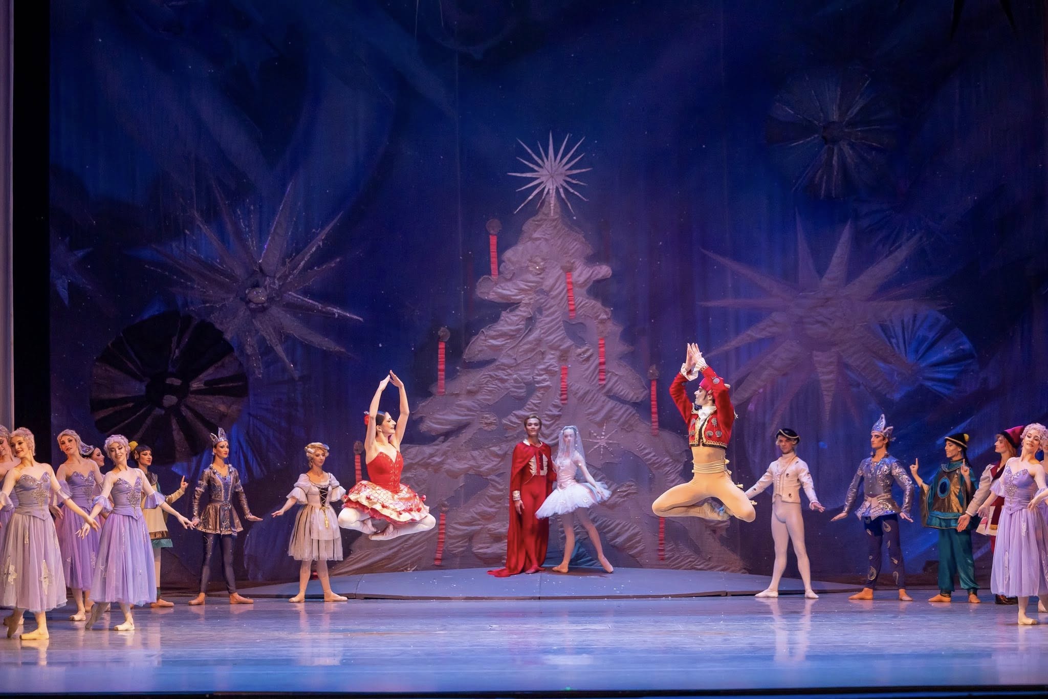 Снимка: ЛЕШНИКОТРОШАЧКАТА / THE NUTCRACKER by Pyotr Ilyich Tchaikovsky