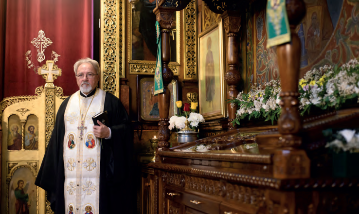 ОТЕЦ КИРИЛ ПОПОВ: МУЗИКАТА СВЪРЗВА НЕБЕТО И ЗЕМЯТА