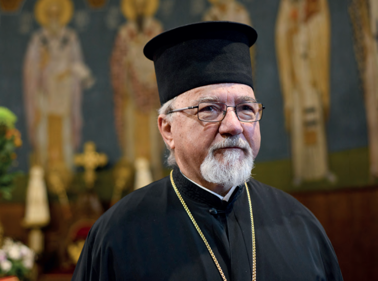 Снимка: Отец Кирил Попов: Музиката свързва небето и земята / Списание 8