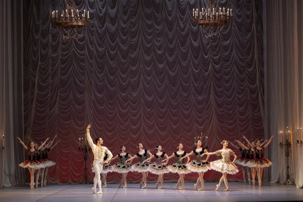 Снимка: КАРМЕН-СЮИТА, ПАХИТА / CARMEN SUITE, PAQUITA