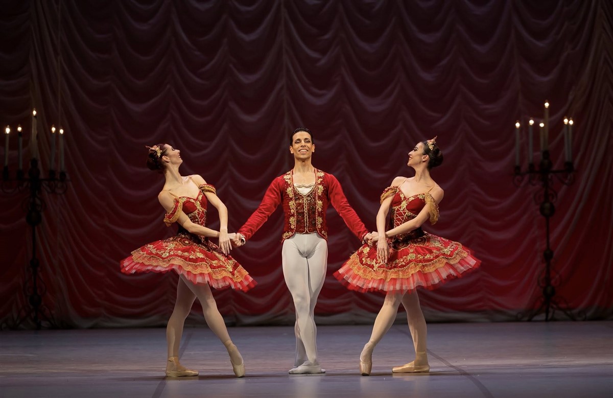 Снимка: КАРМЕН-СЮИТА, ПАХИТА / CARMEN SUITE, PAQUITA