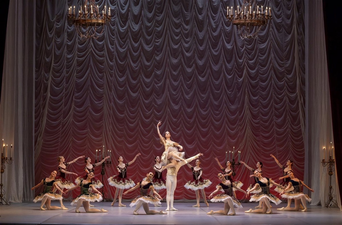 Снимка: КАРМЕН-СЮИТА, ПАХИТА / CARMEN SUITE, PAQUITA