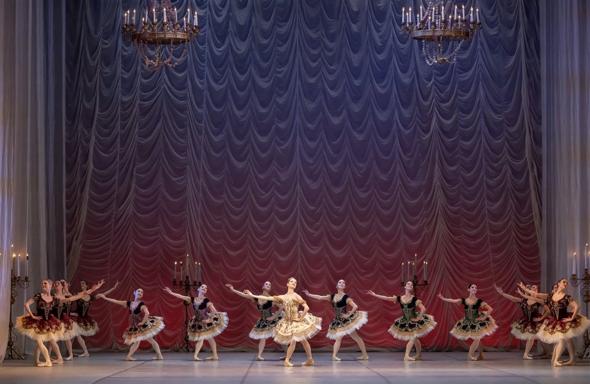 Снимка: КАРМЕН-СЮИТА, ПАХИТА / CARMEN SUITE, PAQUITA