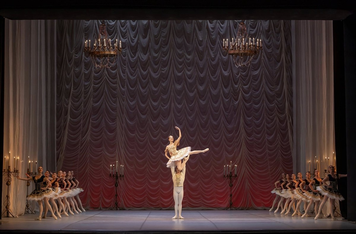 Снимка: КАРМЕН-СЮИТА, ПАХИТА / CARMEN SUITE, PAQUITA