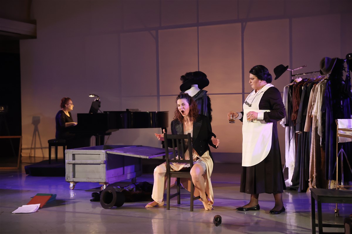 Снимка: АЛМА / ALMA Monodrama by Lyubomir Denev