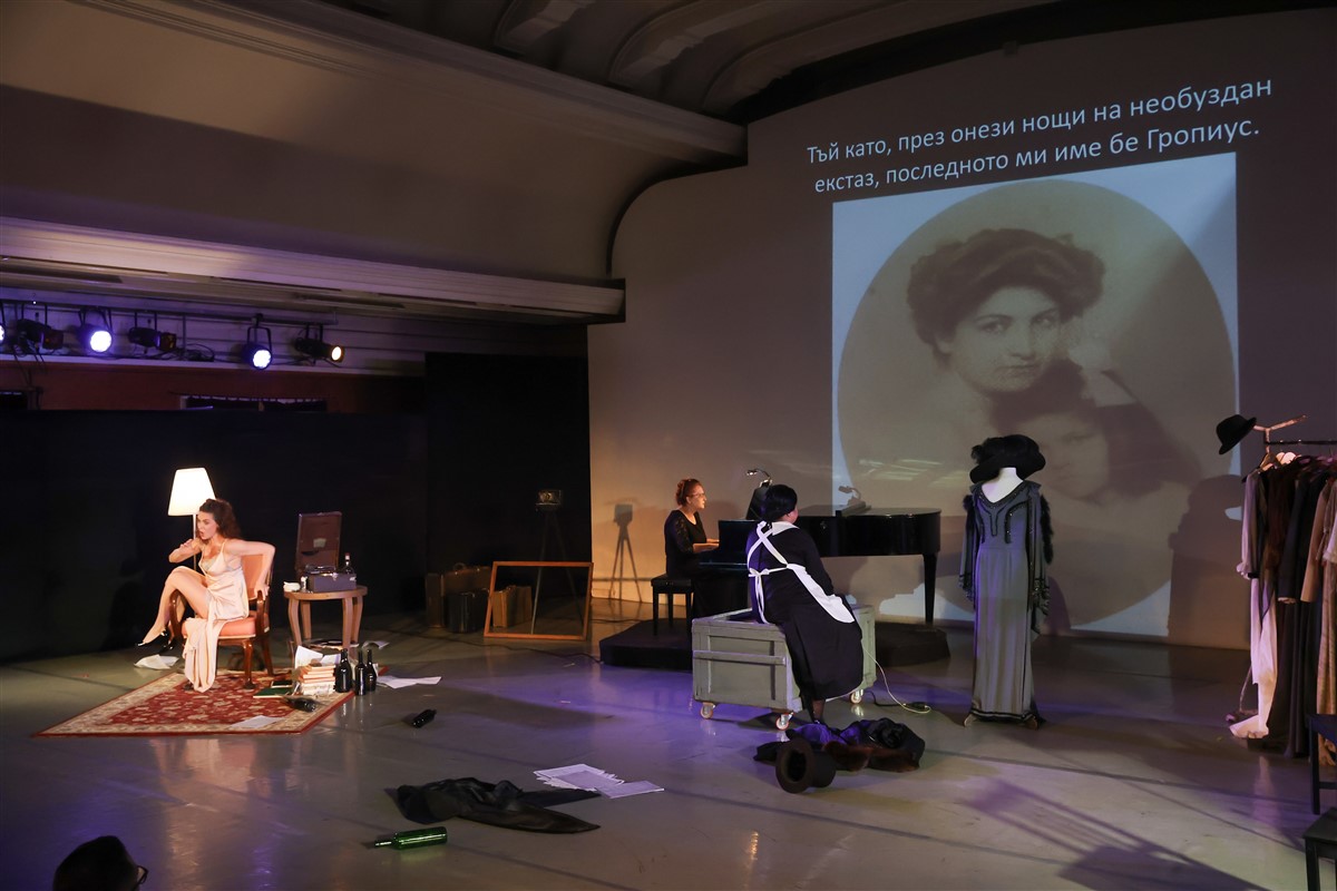 Снимка: АЛМА / ALMA Monodrama by Lyubomir Denev