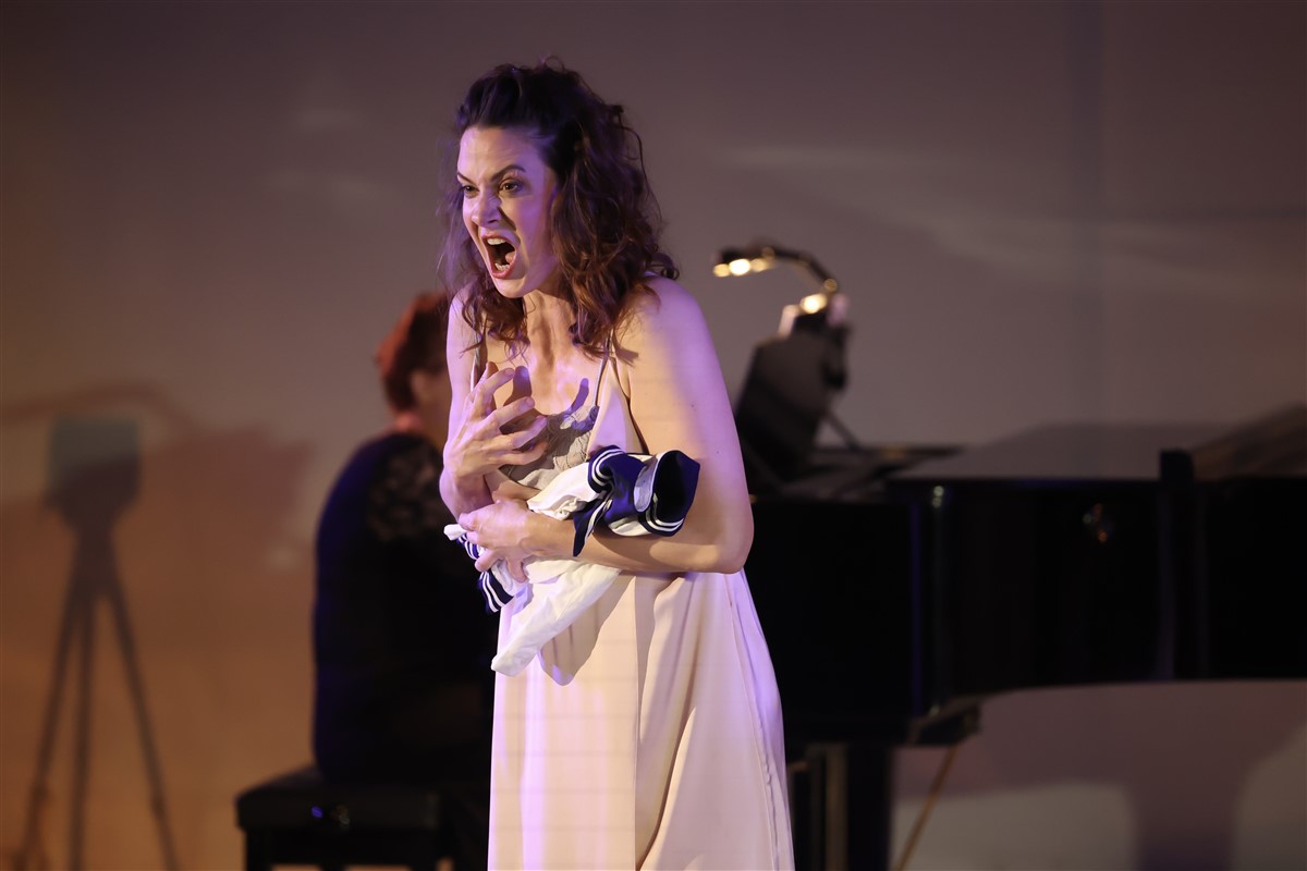 Снимка: АЛМА / ALMA Monodrama by Lyubomir Denev