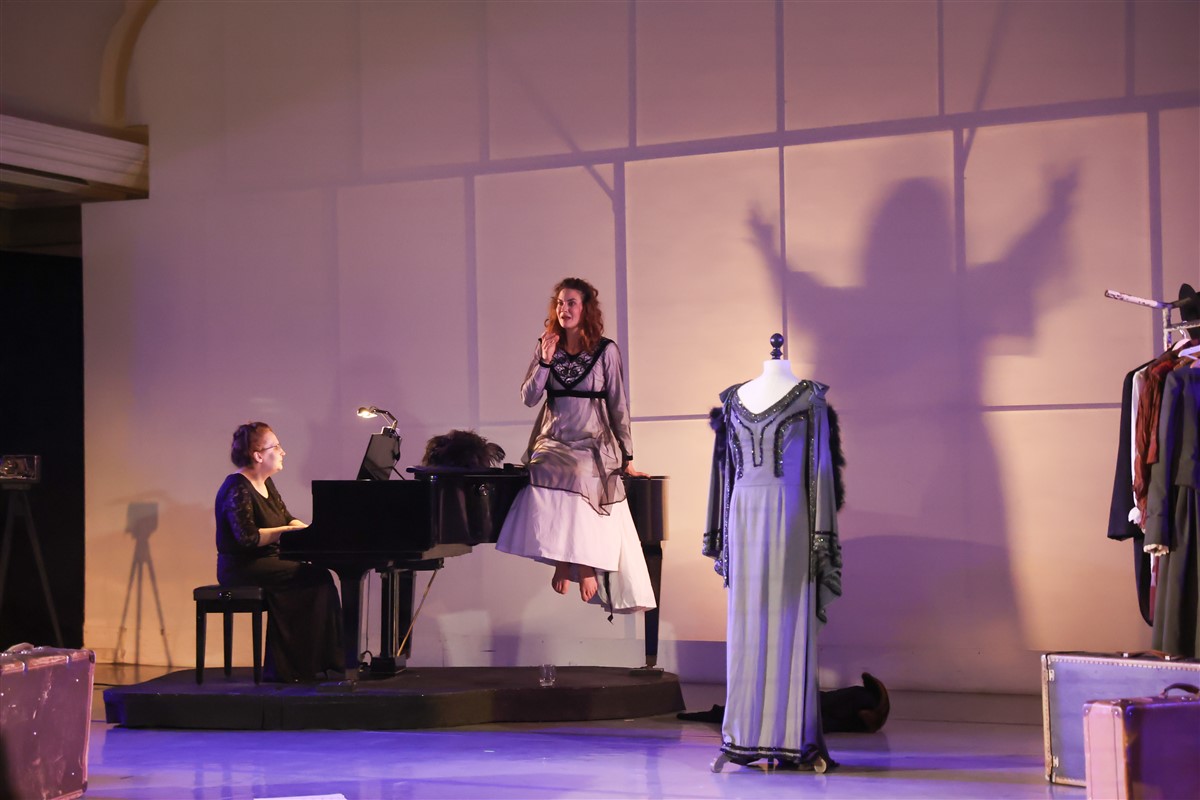 Снимка: АЛМА / ALMA Monodrama by Lyubomir Denev