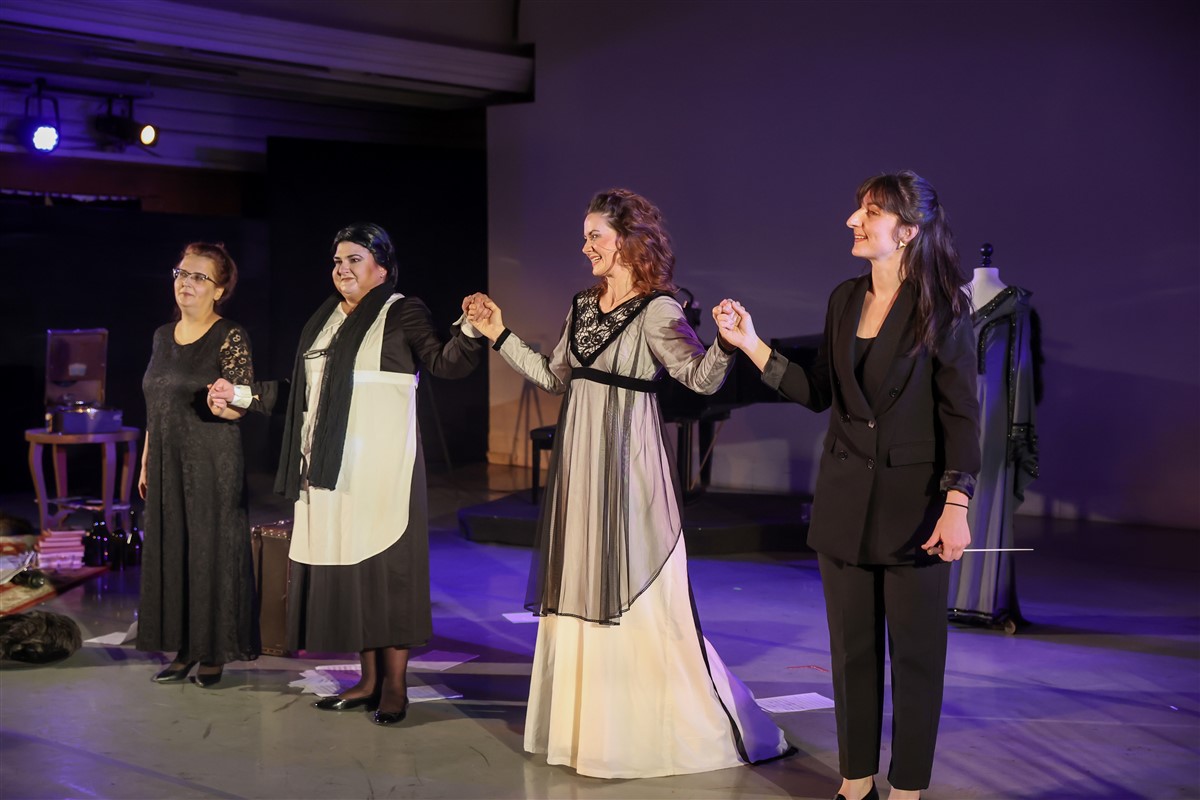 Снимка: АЛМА / ALMA Monodrama by Lyubomir Denev