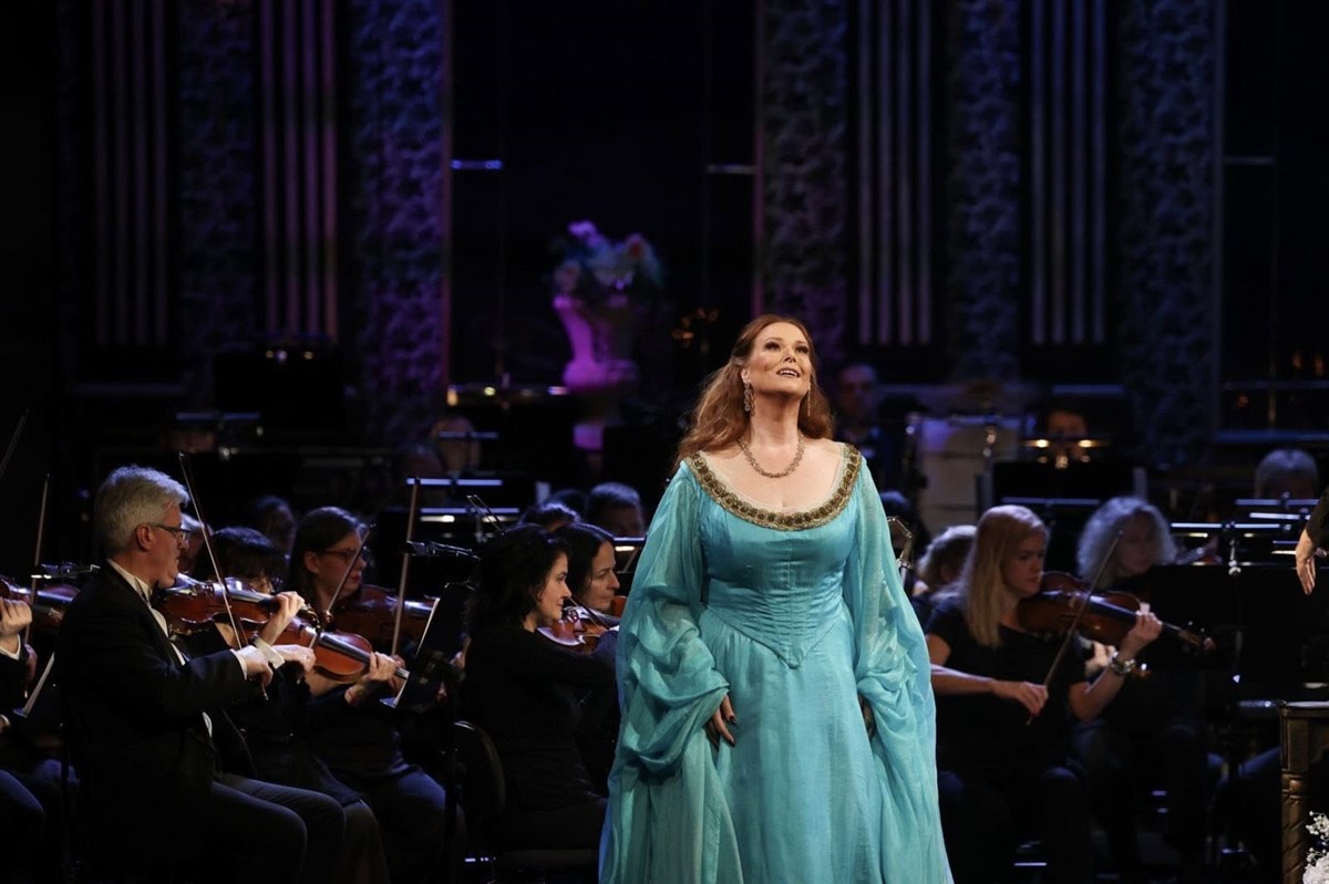 Снимка: Избрани моменти от изумителния гала концерт на Джесика Прат в Софийската опера под диригентството на Даниел Орен