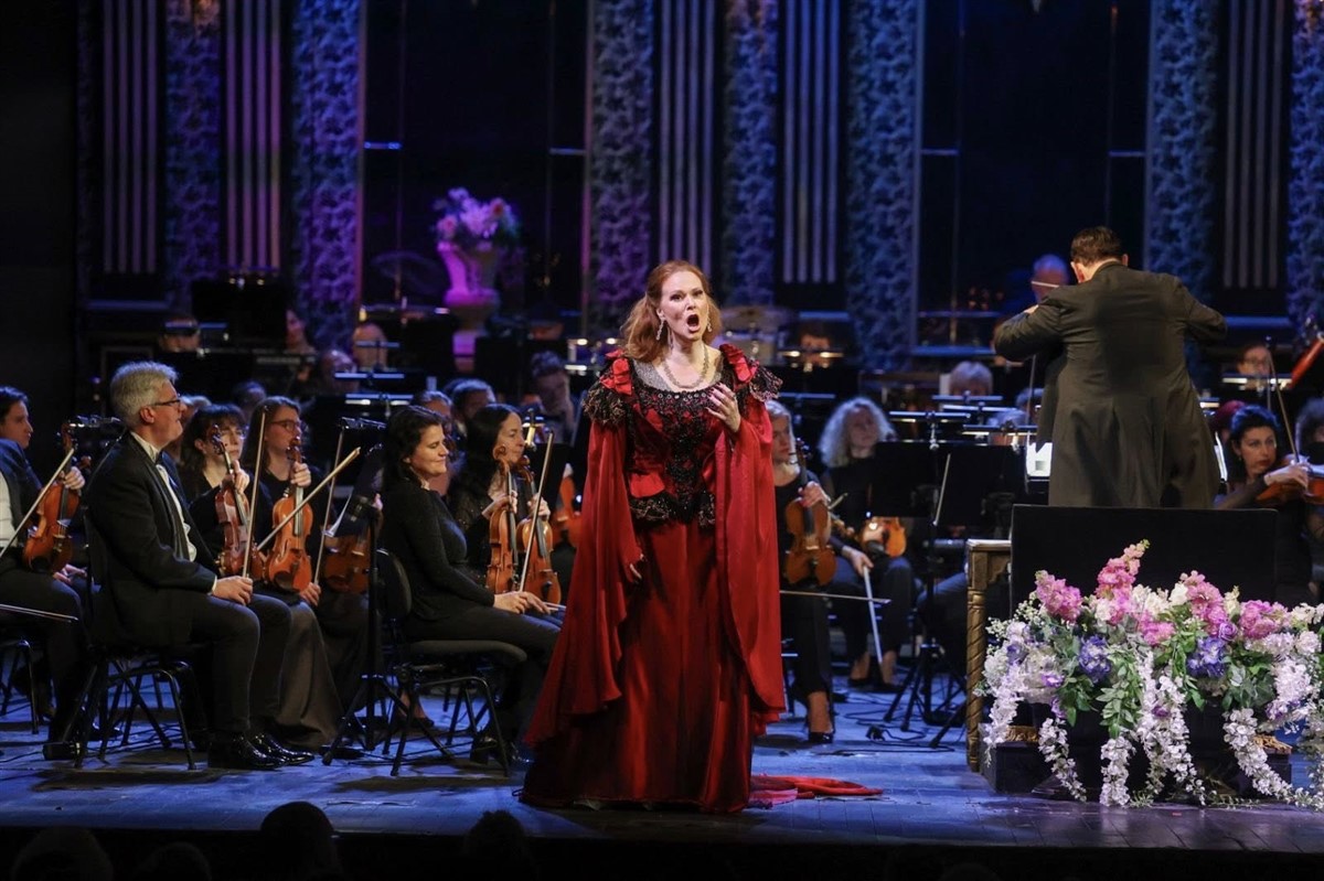 Снимка: Избрани моменти от изумителния гала концерт на Джесика Прат в Софийската опера под диригентството на Даниел Орен