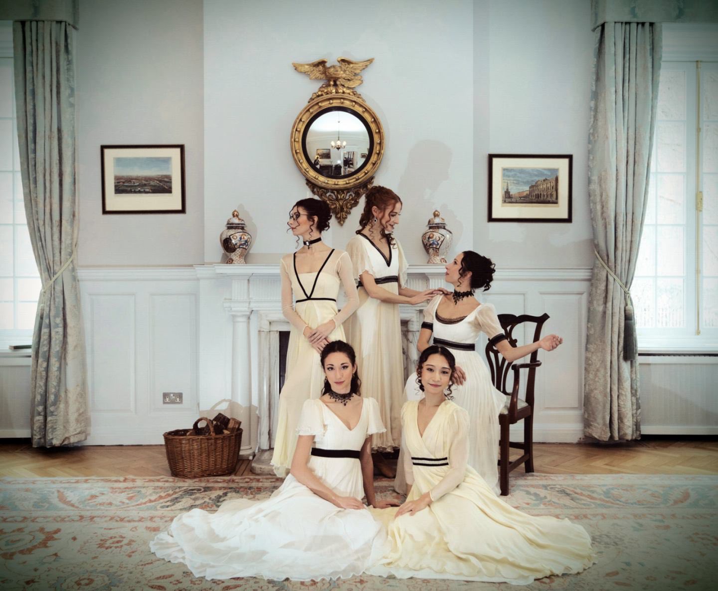 Снимка: На снимките са петте сестри Бенет, в чиито роли ще влязат Марта Петкова, Катерина Петрова, Вяра Иванчева, Ами Иноуе и Полина Иванова