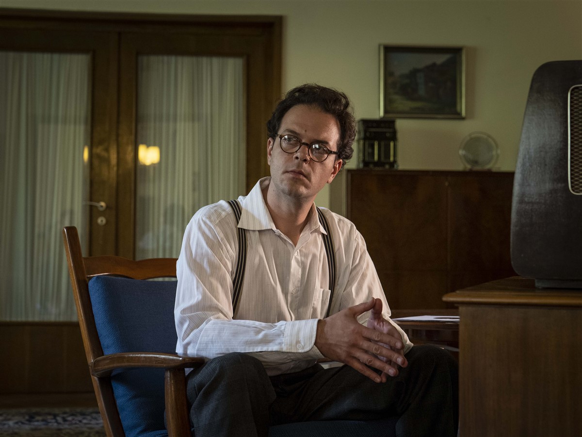 Снимка: ЖИВОТ СТРАШЕН И ВСЕ ПАК МНОГО ХУБАВ