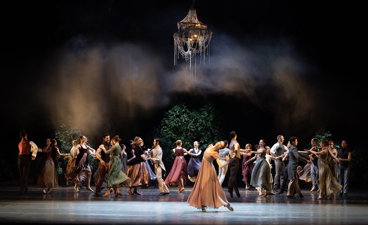 Photo: ГОРДОСТ И ПРЕДРАЗСЪДЪЦИ / PRIDE AND PREJUDICE