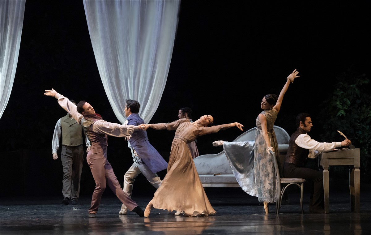 Photo: ГОРДОСТ И ПРЕДРАЗСЪДЪЦИ / PRIDE AND PREJUDICE